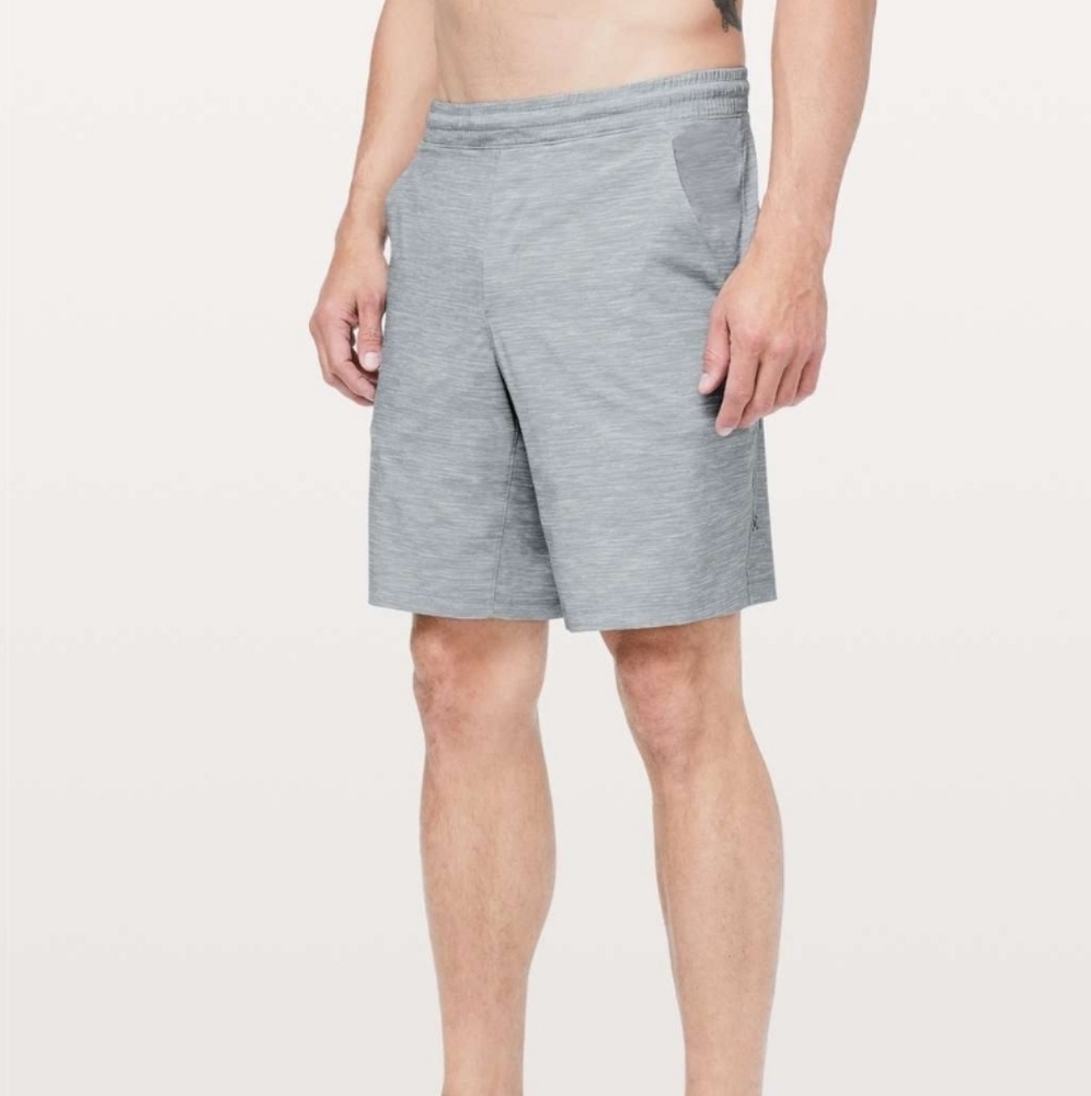Lululemon Men's Pace Breaker Short Grey 9" Size Large